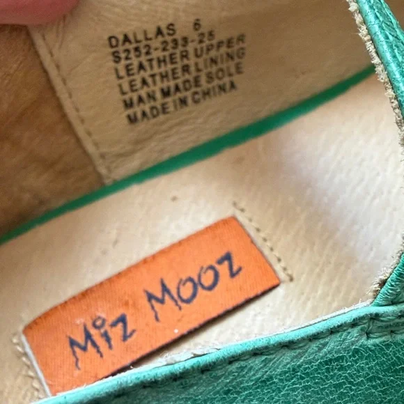 Miz Mooz Green Leather Mary Jane Flat Size 6 EUC - Picture 2 of 8